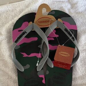 Havaianas Camouflage Sandals - Pink and Green